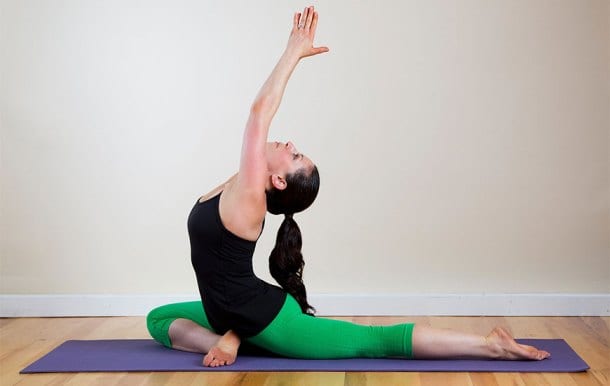 Mal di schiena: quattro semplici posizioni di yoga per combatterlo