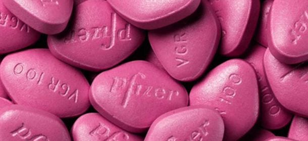 Viagra per le donne in commercio: quali sono gli effetti collaterali?