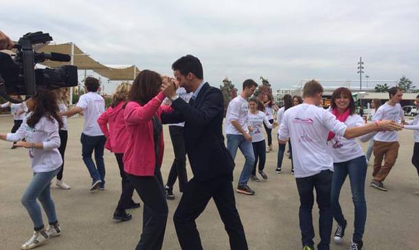 Elena Sofia Ricci e il flash mob per Frecciarosa: la salute delle donne viaggia in treno