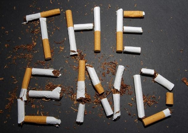 Sigarette, pioggia di divieti in Italia: niente più pacchetti da 10 né fumo in macchina