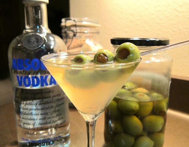 Dirty Martini, il nuovo drink di James Bond in Spectre: ingredienti, ricetta e calorie