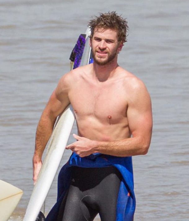 Liam Hemsworth, tra boxe, surf e cibo spazzatura: "Mio fratello Thor mi odia"