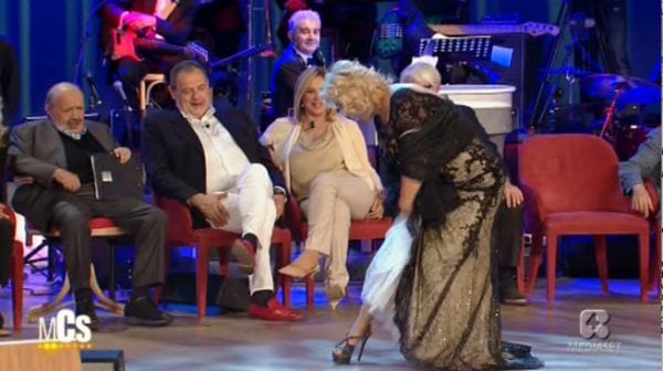 Tina Cipollari, appello al Maurizio Costanzo Show: "Non fate come me!"