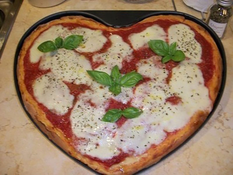 Una pizza a prova di 'cuore': la margherita è per beneficenza