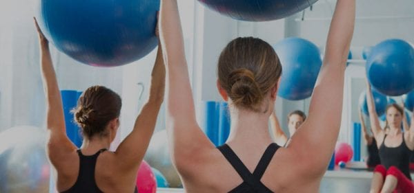 In forma con il fitness pilates: si brucia, si tonifica e si allungano i muscoli