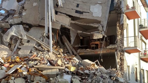 Terremoto del 30 ottobre: riattivato il numero per donare. Tutte le info