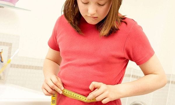 Anoressia e bulimia adolescenziali: genitori, fate così per prevenirli