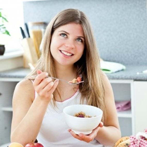 donna e colazione