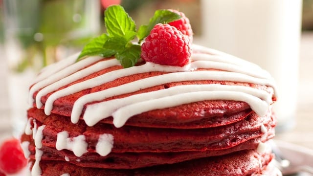 velvet-red-pancakes-ricetta
