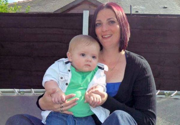Muore di meningite a 14 mesi, mamma pubblica le foto choc e spiega perché