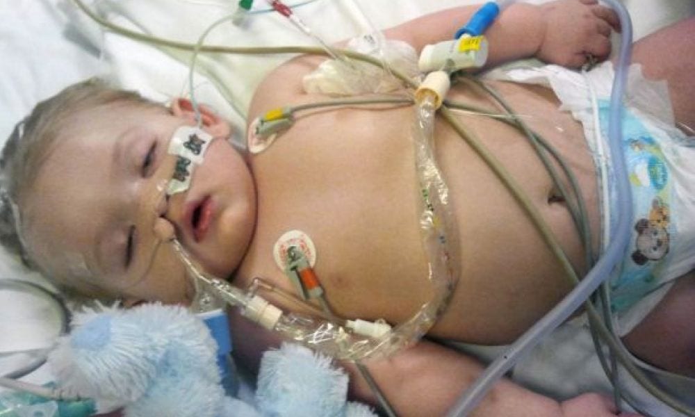 Muore di meningite a 14 mesi, mamma pubblica le foto choc e spiega perché