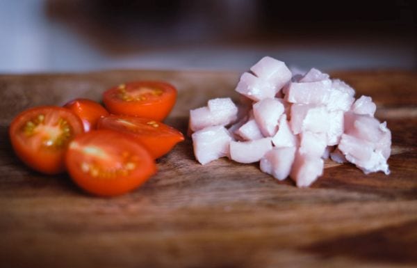 Pesce spada light con zucchine e pomodorini: la ricetta di MasterChef 6