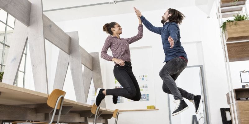 Il sesso aumenta la produttività sul lavoro: una notte d'amore aiuta a...