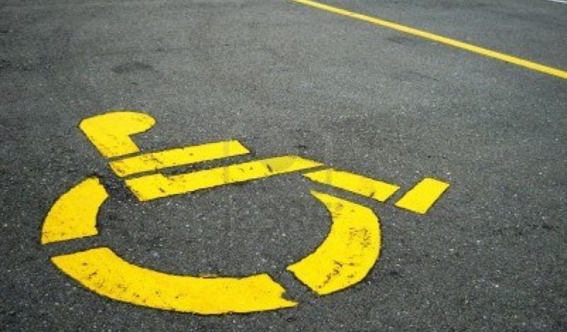 Botte ai disabili per truffare le assicurazioni: una tariffa per ogni incidente