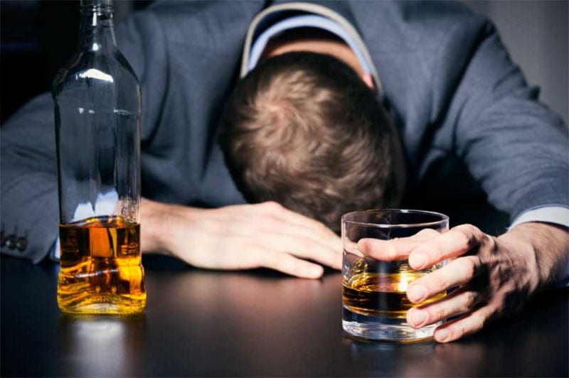 Alcol e giovani: il nuovo pericolo è il bidge drinking. Cos'è?