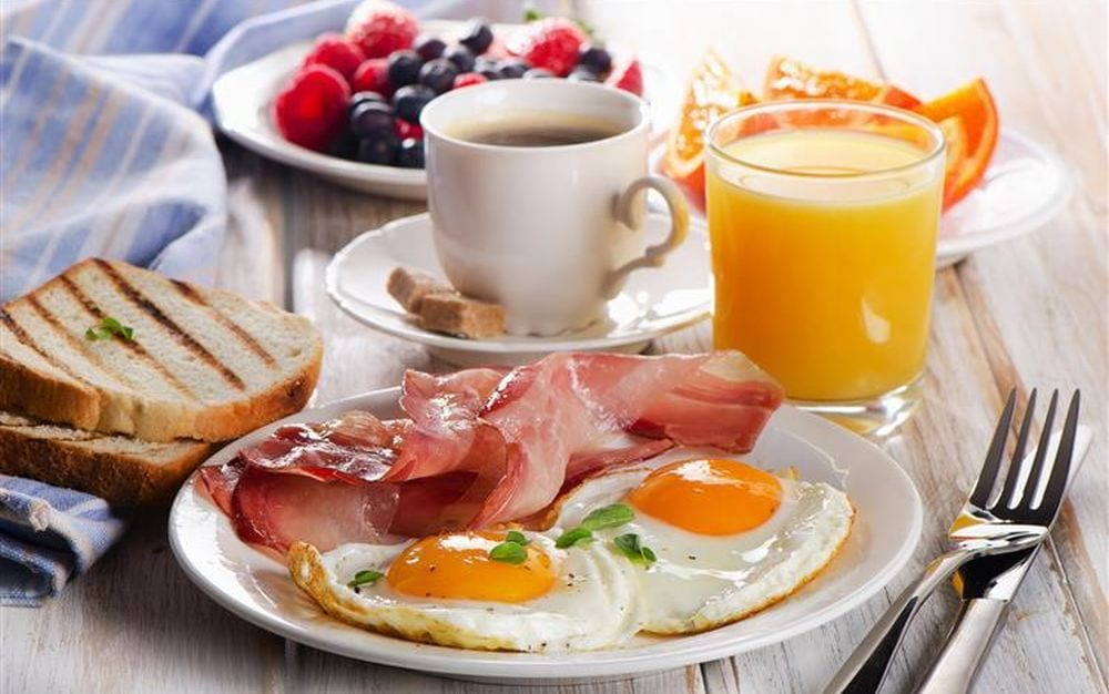 Una colazione proteica rende più tolleranti: cosa mangiare