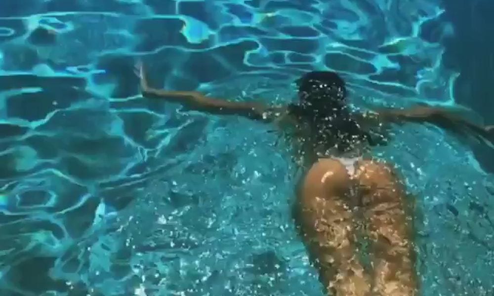 Georgina Rodriguez, sexy sirenetta quando si tuffa in piscina [VIDEO]