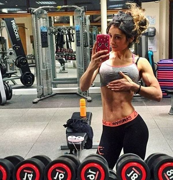 Dall'anoressia al sollevamento pesi: "Il bodybuilding mi ha salvata"