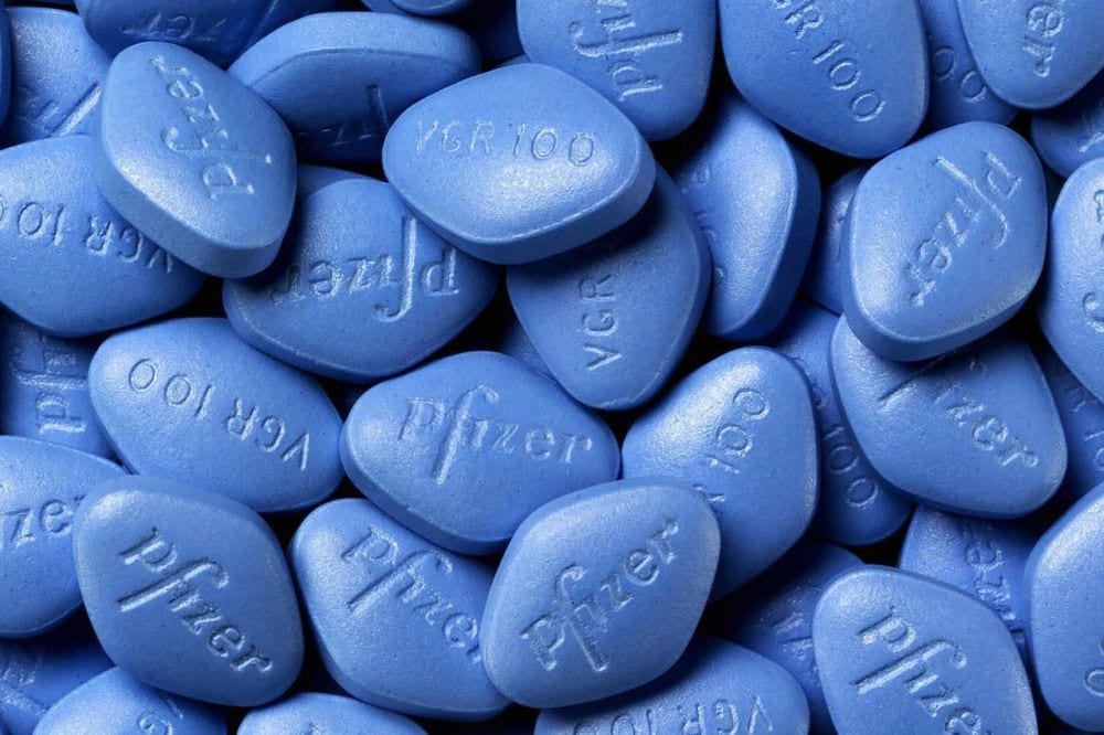 Viagra diventa farmaco da banco senza ricetta: pro e contro