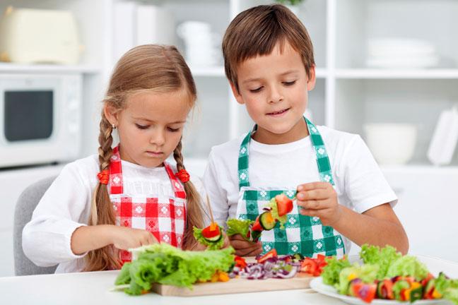 two-children-cooking-136382629838303901-130819152543