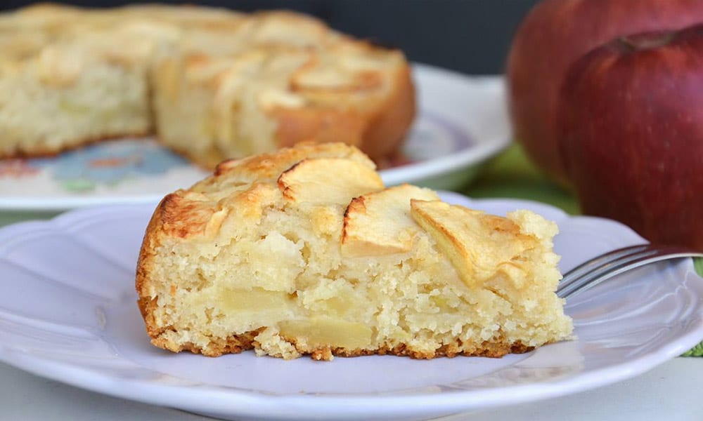 Ricetta torta di mele come quella delle nonne: pronta in pochi minuti