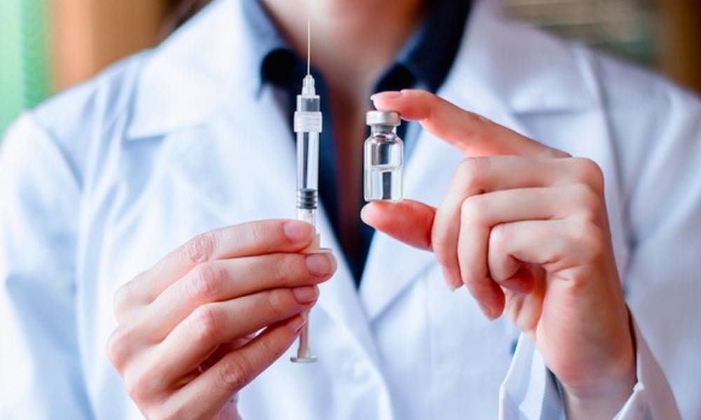 Vaccino contro il cancro: funziona ed evita la chemio, quando arriva