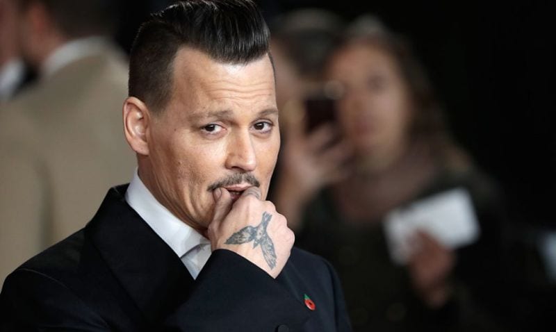 Johnny Depp dimagrito, una foto fa preoccupare i fan: è malato?