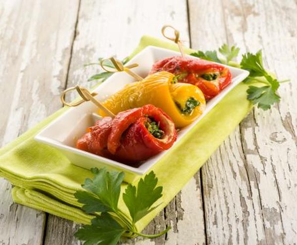 Involtini di peperoni e pinoli: ricetta vegan con sprint