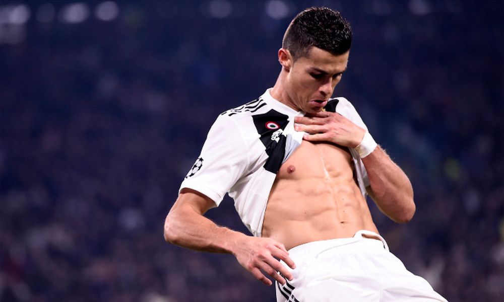Cristiano Ronaldo e i celebri addominali: perché li mostra, come ottenerli