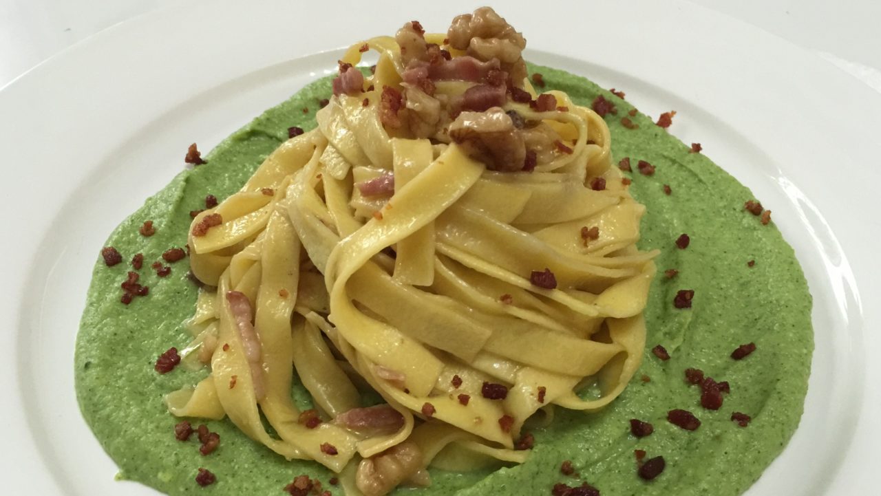 Ricetta: pasta con crema di broccoli, zafferano e pancetta
