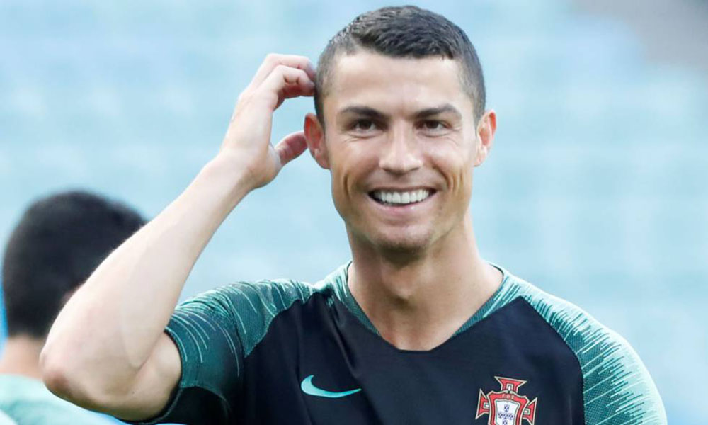 Cristiano Ronaldo si dà ai trapianti di capelli: inaugurazione con Georgina