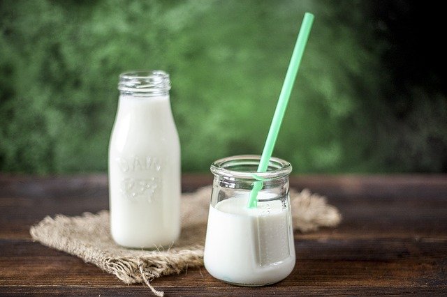 Dieta del latte, meno 5 kg in 1 settimana: come funziona e menù tipo