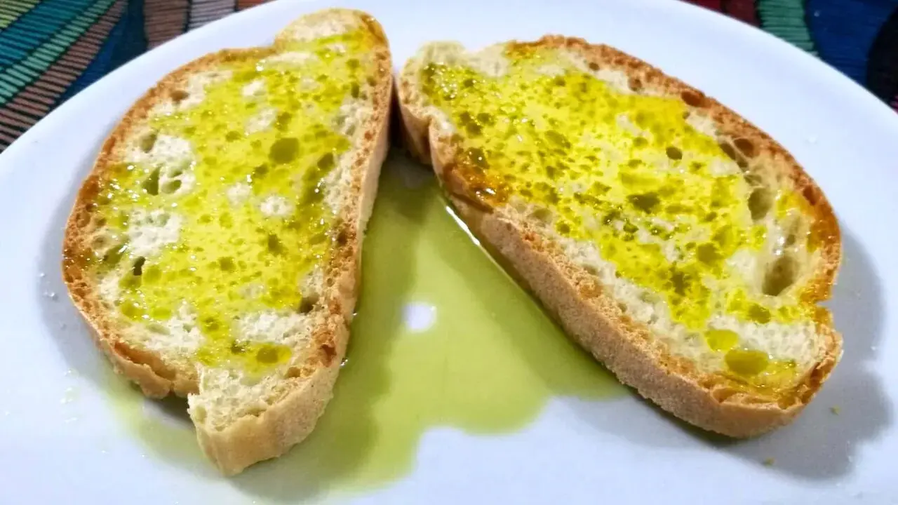 Olio extravergine con difetti sensoriali: come riconoscerli e quando chiedere rimborso